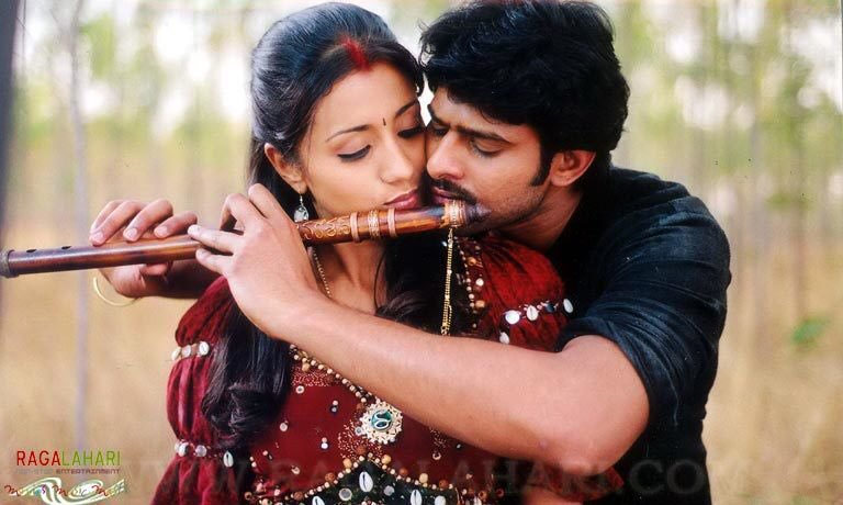 TrishaBloodz's tweet photo. #12YearsForPournami 
@trishtrashers 
Trisha &amp; Prabhas 👏 https://t.co/c0XwZN6LdT