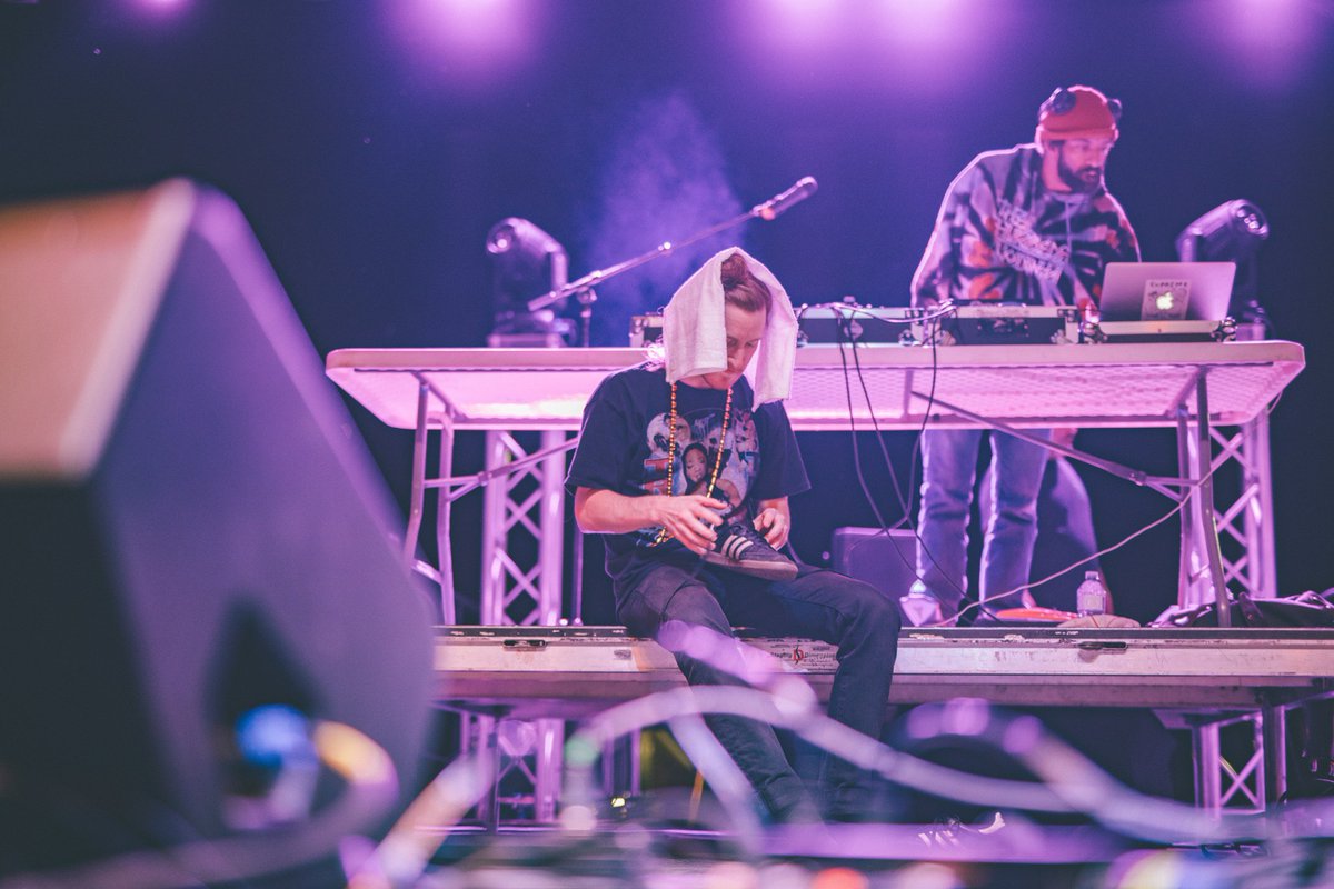 TheRealJoshMAC's tweet photo. Killer set from @asherroth & @_UncleRon_ at #DemonFest18 tonight https://t.co/B4eNiW1r3g