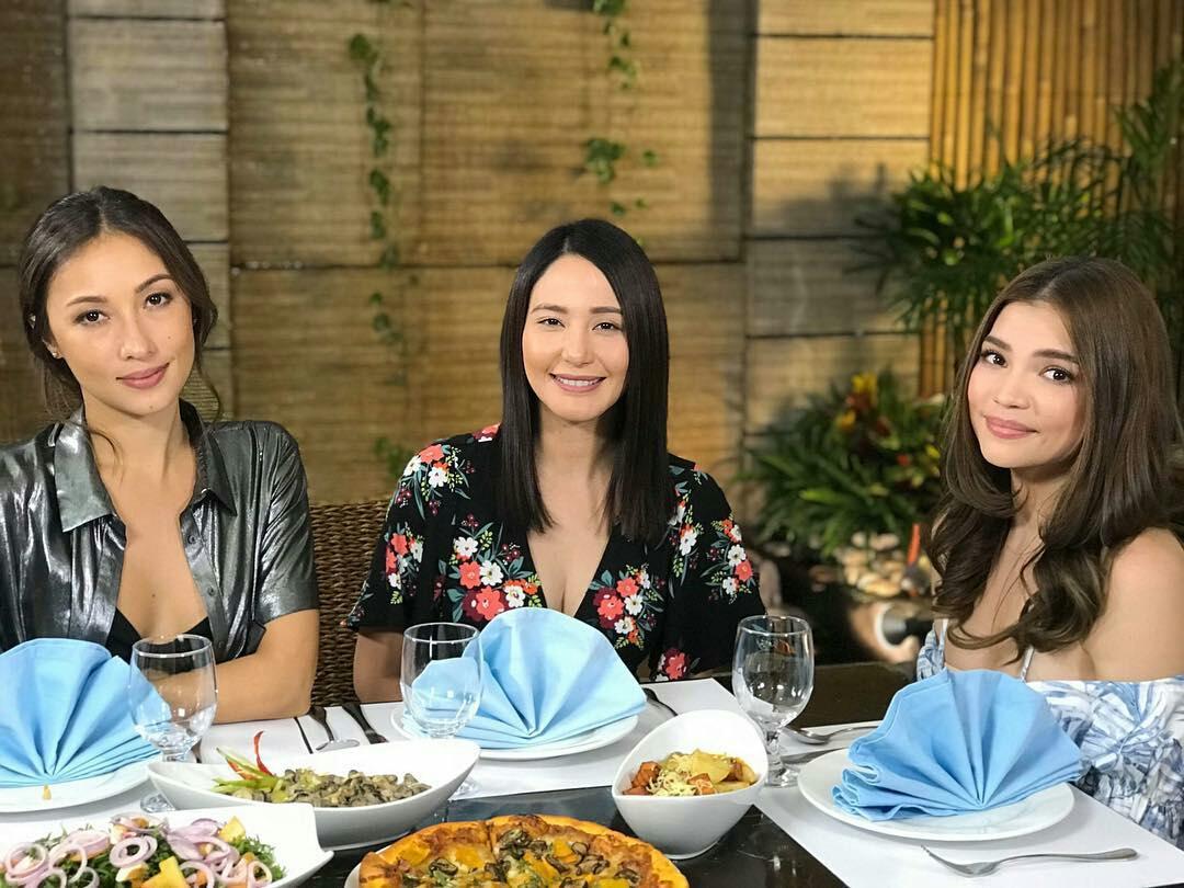 blckpnklalisa_m's tweet photo. Ah.. Eh.. Mga nakaraan niya nag join force na HAHAHAHA iba! Gwapo talaga e lol hehe @glaizaredux @whianwamos @solennheussaff @katrina_halili #TRMDDays #RaStroFeels #JaTheaFeels huhu https://t.co/1EJM8sxZ7x
