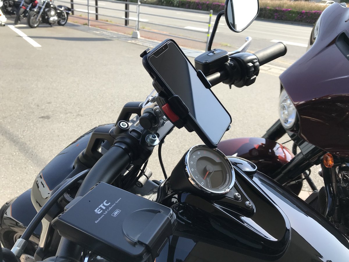 ハーレーダビッドソン徳島 試乗車ファットボブ114にスマホホルダー装着 ハーレー ハーレー徳島 Harley Fxfbs ファットボブ スマホホルダー デイトナ製