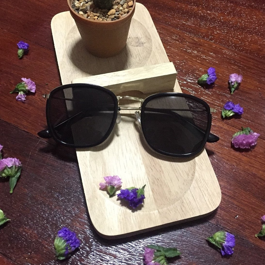 sai_nz's tweet photo. #แว่นตาวินเทล  #แว่นตา  พร้อมส่ง120ชิ้นที่2ลดเหลือ70บาท 😎🕶 https://t.co/MqnU9eXyVY