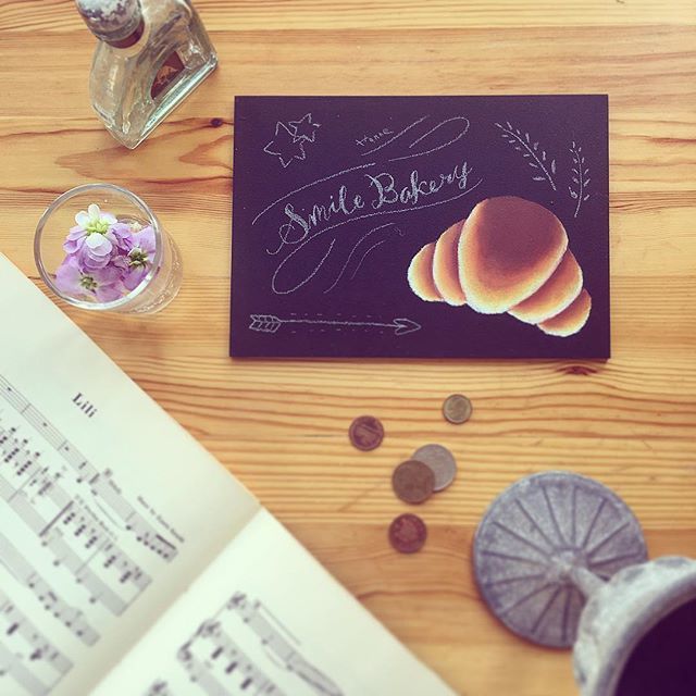 charcoal_hanae's tweet image. #bread #bakery #rollbread #blackboard #sign #design #interior #cafe #kitchen #cooking #chalkboard #illustration #パン instagram.com/p/Bh0ogNingAt/