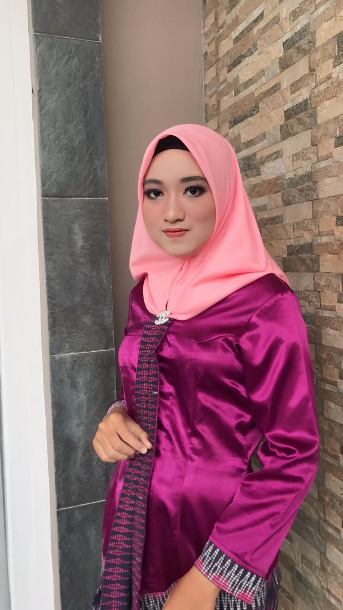 MahasiswaKos's tweet image. Selamat Hari Kartini untuk semua perempuan hebat dan teruntuk mama💗, you are my REAL SUPERHERO, Love you more. Stay survive dan buat adek saya, semangat menggapai apa yg kamu harapkan. Masmu selalu mendukung. I do always loves to you💞.

#harikartini #kartini #womandays