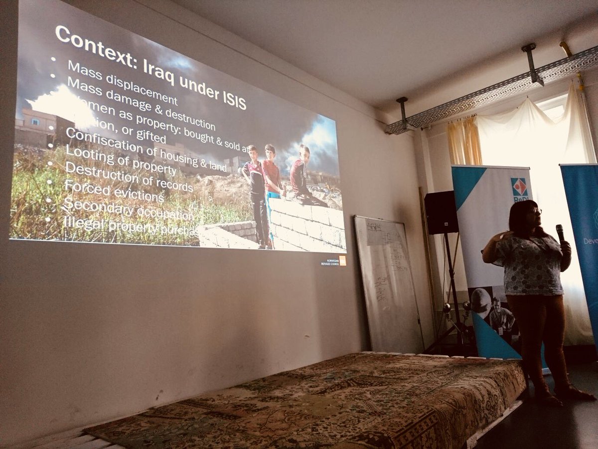 Techfugees's tweet photo. Design thinking phase this morning in #Berlin’s humanitarian #hackathon 🤓👩‍💻🤖
#TFBerlin #TFhack #ReDihack #Tech4refugees  
@ReDISchool @NRC_Norway @here https://t.co/CHcLyGoVT9