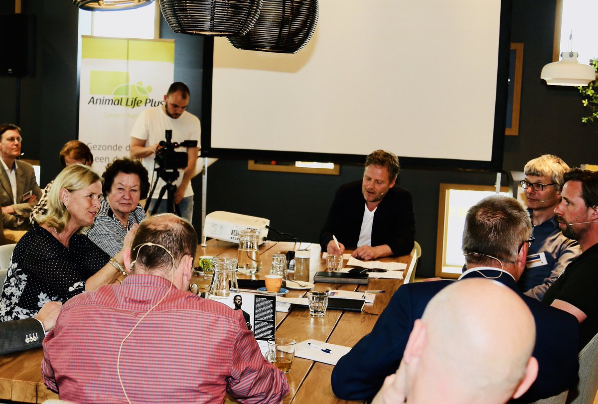Gister moderator @RaboVVS. Over het revolutionaire concept voor boeren van Animal Life Plus. Met o.a. Europarlementariër <a href="/AnnieSchreijer/">Annie Schreijer-Pierik</a>, <a href="/bartparmet/">bart parmet</a>, <a href="/Jan/">Jan</a>-Roelof Meesters. <a href="/gkuip/">Geert Kuipers</a> en professor dr. Johanna Fink-Gremmels...