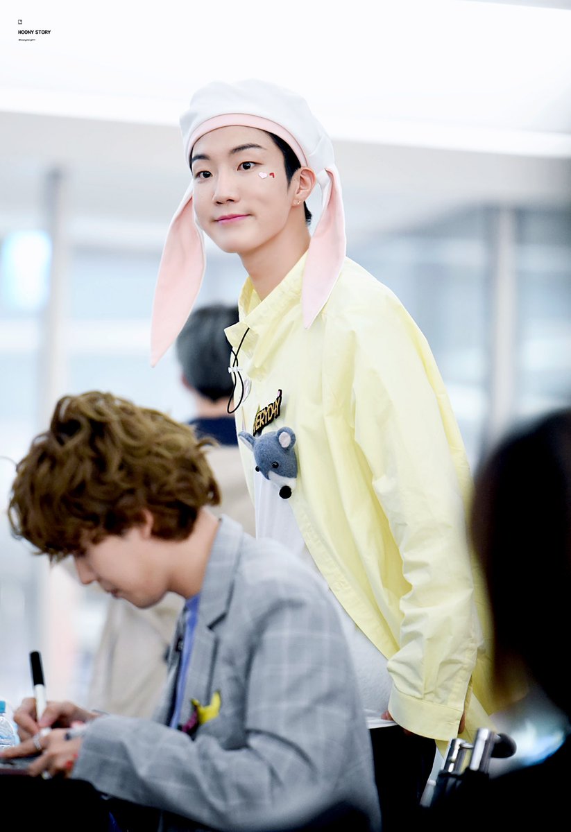 hoonystory0111's tweet photo. 180420 영등포 🐰물만 먹고 가지요🎶
#이승훈 #hoony #위너 #winner

https://t.co/fR4w1ilsra
https://t.co/SKTDKVn3bv https://t.co/mb2LKb6oKy