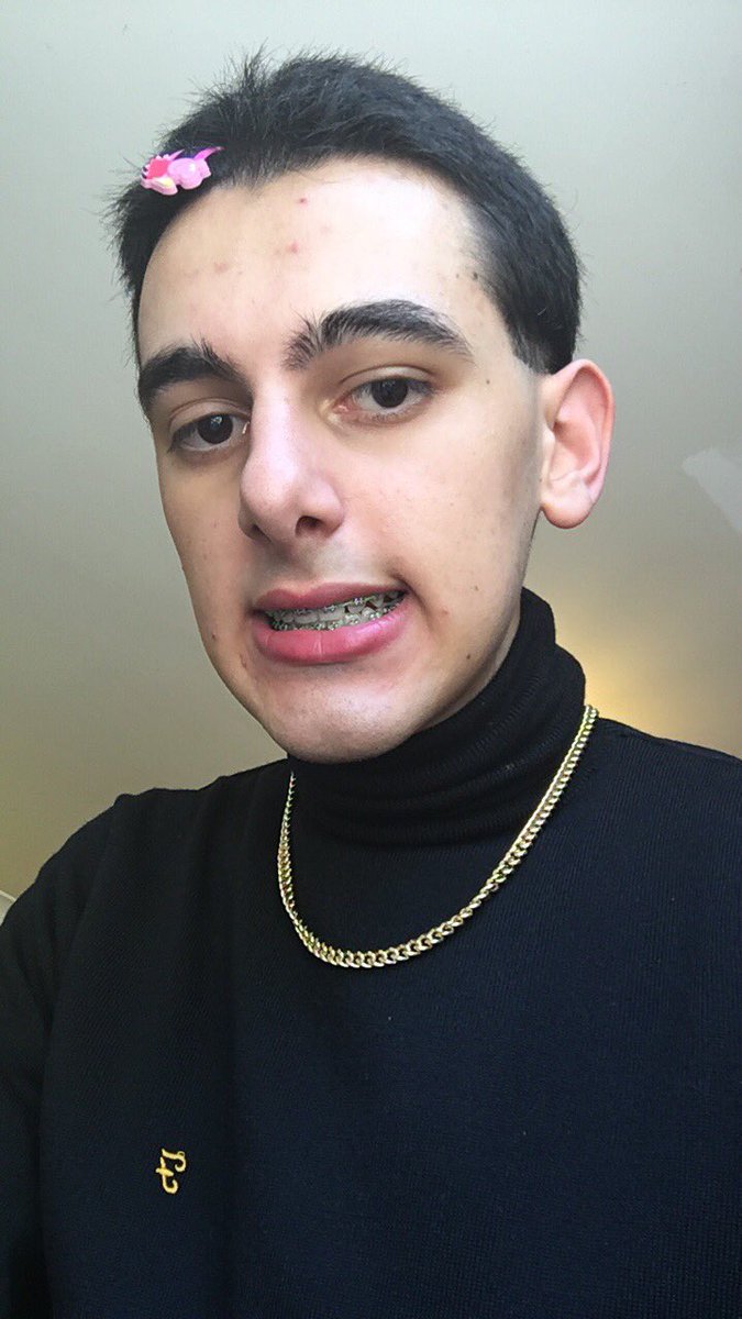 DiscordRobbie's tweet image. Lookin' poppin today! 😂😂