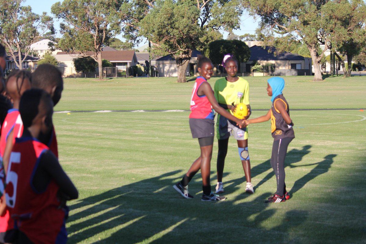 ercyouthleaders's tweet photo. @EdmundRiceLions Registration Carnival - great family day out. #gofor2and5 healthy BBQ and match vs @ButlerFalcons - thanks to @erc_wa staff and volunteers. Our young coaches and umpires were amazing. @afldiversity @WAPoliceCED @WAFCdiversity @TrueSportWA @dsrwa https://t.co/6pT7AuwRxL