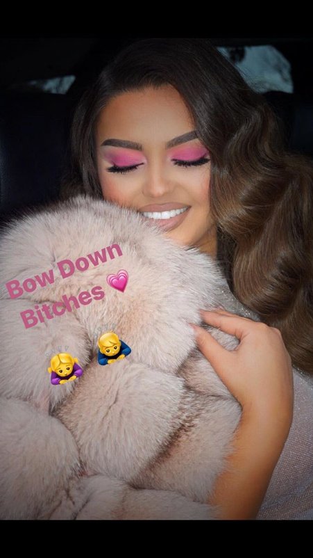 Encateam_1's tweet photo. @EncaHaxhia   
👑Keep👑
👑Kalm👑
👑And👑
👑Bow Down👑
👑Bitches👑 https://t.co/YAEGLip9Gz