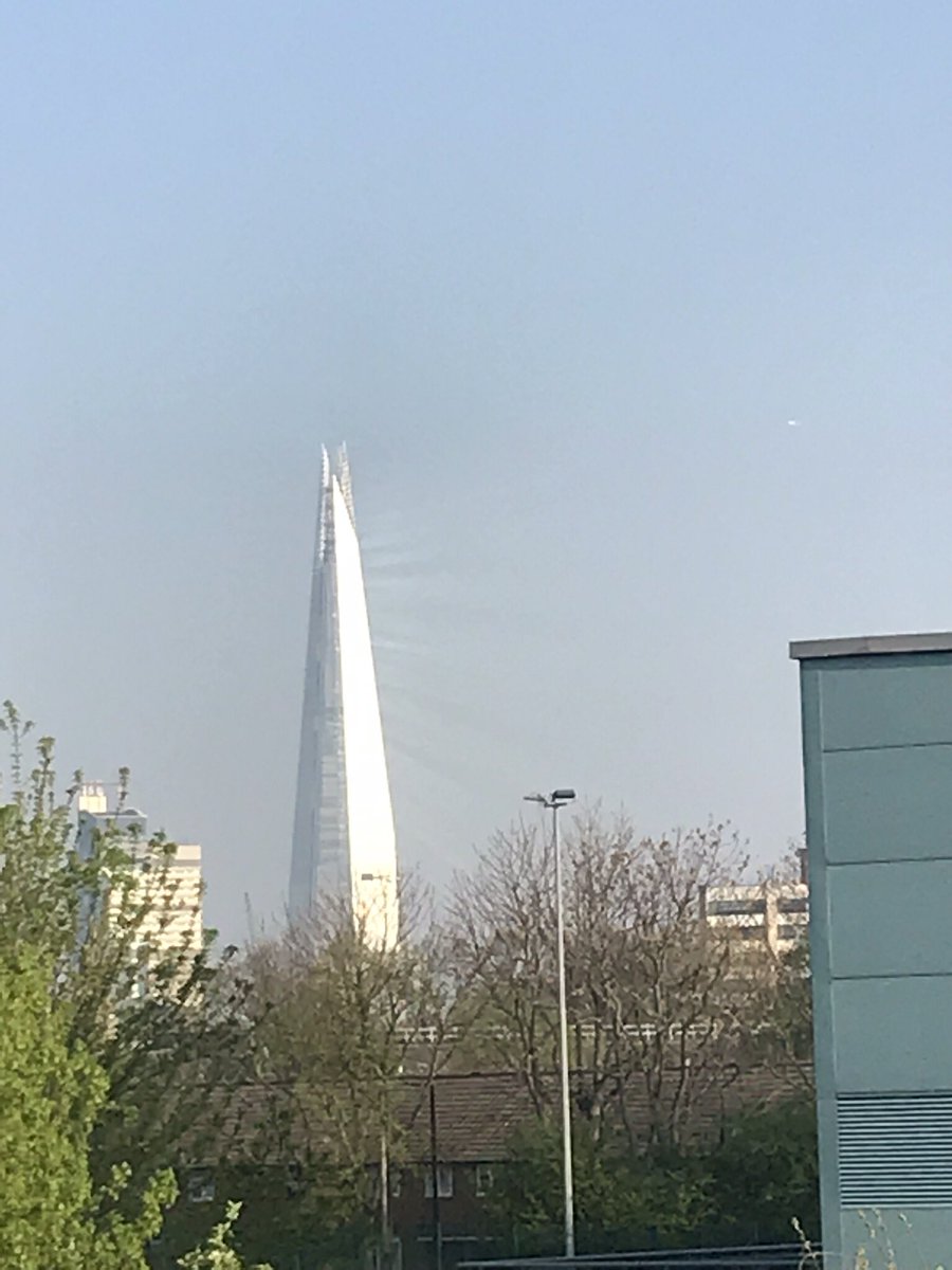 Darwall_Plan's tweet photo. Sunshine pinging off the #shard #london this morning #architecture #reflections #bermondsey https://t.co/yZoQoJBsMT