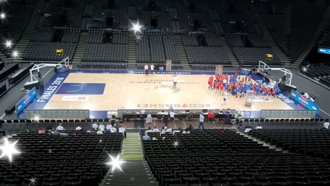 BasketIDF's tweet photo. #ChallengeBenjamin I Aujourd’hui a lieu le challenge Benjamin(e)s à l’@AccorH_Arena. Nous avons le plaisir d’accompagner Jaya MICHEL et Mathieu LONGOMI qui vont tenter de remporter le Challenge en réalisant les 4 différentes épreuves. On est tout coeur avec eux 💪 https://t.co/1bAbRil4dh