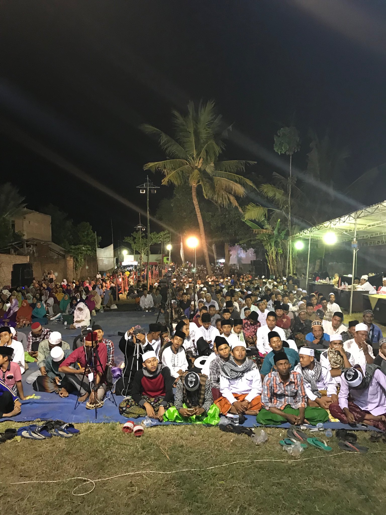 UÅ¾ivatel Mahfud MD na Twitteru „Semalam sy ngisi pengajian Isra Mi raj di ponpes Darul Aytam Sanggrahan Situbondo ponpes yg diasuh K Zaini Romli