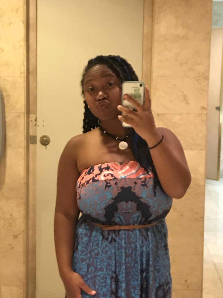 jblazin_'s tweet photo. When your belt exists to hold up your boobs instead of your pants πππ€¦πΎββοΈ π€·πΎββοΈπ³ #weddingtingz #issadress #feelinmaself βπΎ https://t.co/YAuemNWQqt