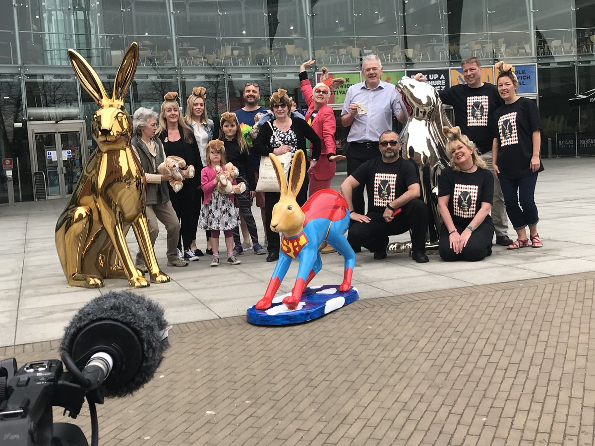 Filming today for @GoGoHares2018 with the fantastic <a href="/GoGoOscHare/">GoGoOsc-Hare</a> and friends around #norwich come and get involved! #hoppy