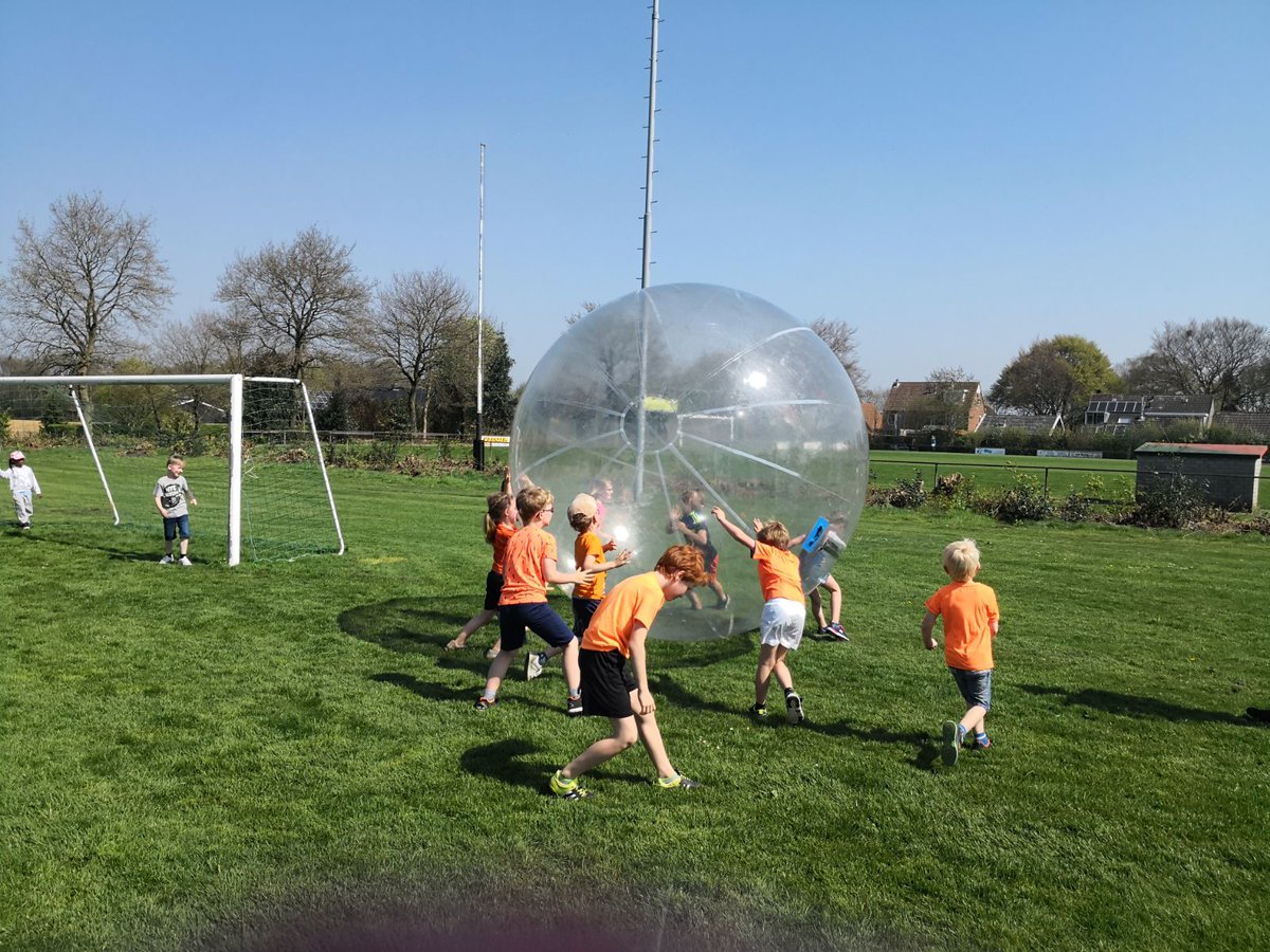 DeSingelier's tweet photo. De koningsspelen samen met de @TenDarper in Wapse waren een succes!!! Alle mensen die geholpen hebben enorm bedankt!!! @TalentWestervel @Diever0521 https://t.co/pJysynhWmg