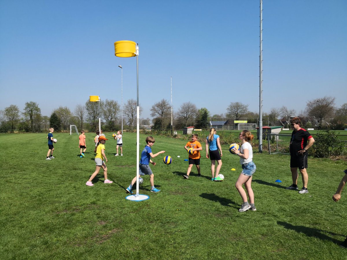 DeSingelier's tweet photo. De koningsspelen samen met de @TenDarper in Wapse waren een succes!!! Alle mensen die geholpen hebben enorm bedankt!!! @TalentWestervel @Diever0521 https://t.co/pJysynhWmg