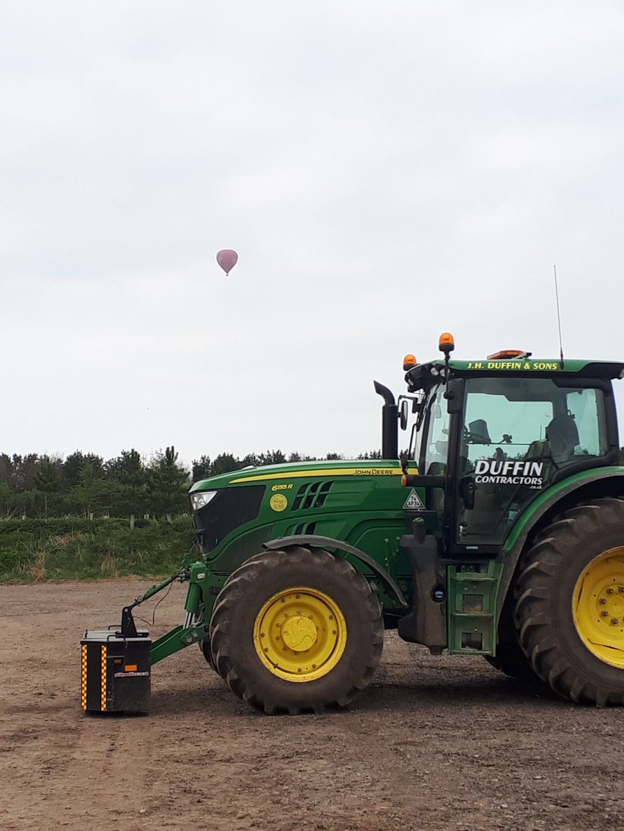 JHDuffin_sons's tweet photo. @VirginBalloons crusing over the farm this morning #hotairballoon #duffincontractors https://t.co/gt29bK2JDu