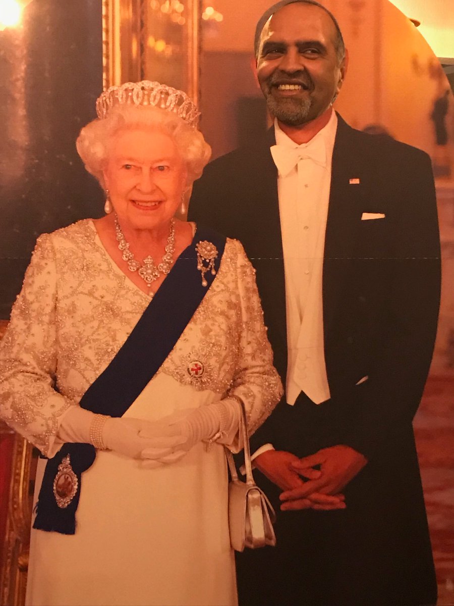 SaraWhitman's tweet photo. @DannyCheema with her Maj! 😜 https://t.co/pUEtJKHEIV