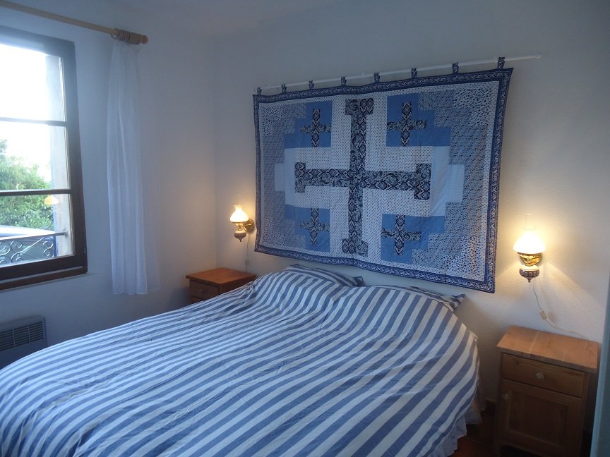 theholidaylet's tweet photo. Maison Lac Sainte Croix apartment for holiday rental in Provence, walking distance from Lac Sainte Croix: Superb lake view from the outside terrace Absolute tranquillity and lake with sailing, windsurfing and swimming.
Sleeps 4 from €499 - €775 per week 
https://t.co/WWoPApoVhu https://t.co/oCQt8RyGUy