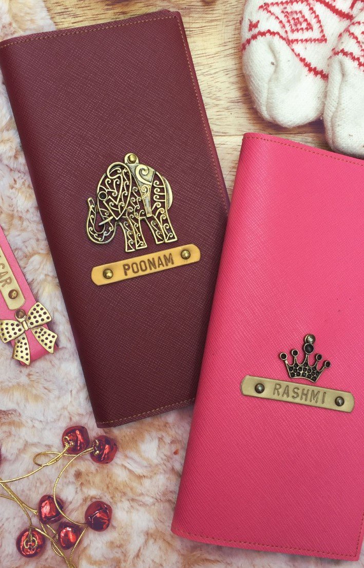 themessycornerr's tweet photo. Vacation mode on? Get organised with our trendy Travel Wallets, Personalise it with your name tag & your favourite charms & wait for us to Create the Magic. βοΈππΌ
Shop now β https://t.co/hLklI42jbs
#TravelWallets #TheMessyCorner #travelaccessories #travelgoals #TMCessentials https://t.co/ZWewkG6bwC