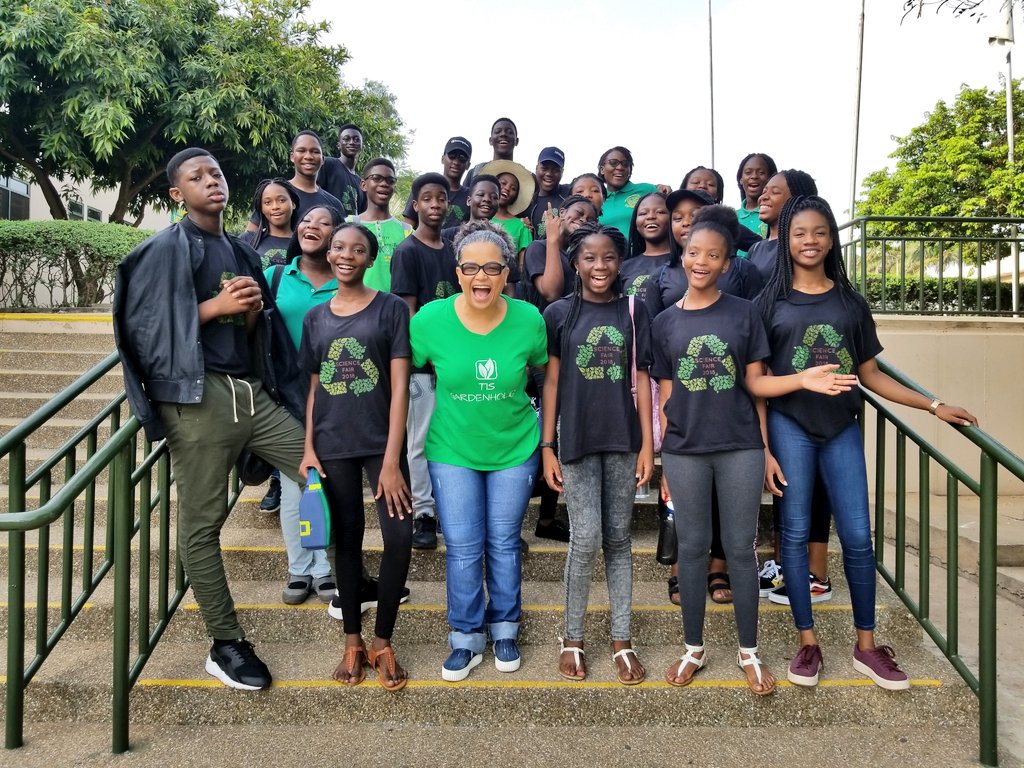 suramaking's tweet photo. Together we will Clean Ghana.
TIS #DPCAS and #MYP students taking Action NOW. Join us today @EarthDayAccra #EradicatingPlasticPollution 
#MarchForScience2018 
@EarthDayNewYork  @greenschoolsorg @GreenGhana360 @ARIS_Ghana @babilgre https://t.co/rG3fi9tEF1