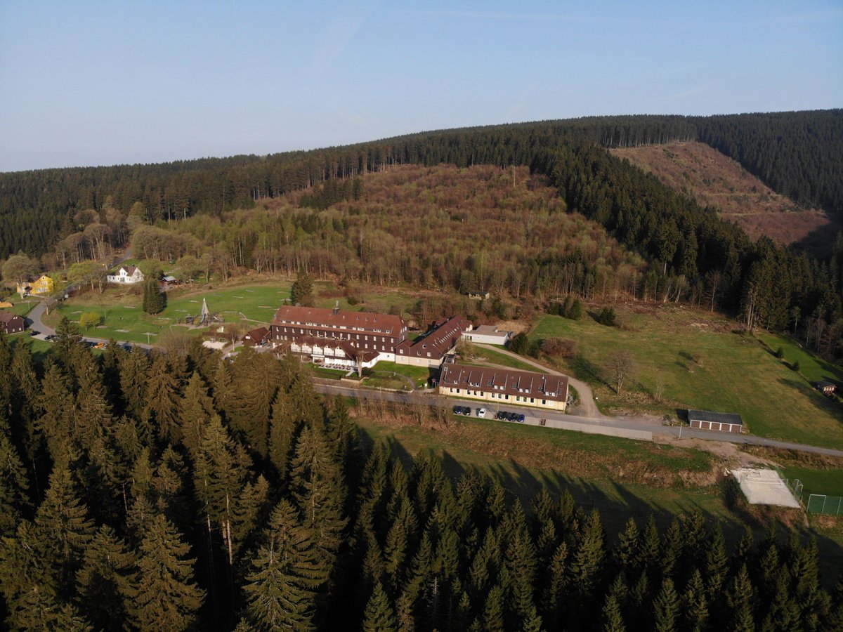 richardhaeser's tweet photo. Last full day of coding at #T3UXW18 in the middle of nowhere. Let's finish some things! #TYPO3 https://t.co/mlhUiPwLZz