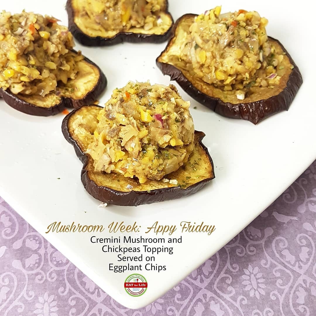 marsha_hebert's tweet photo. Mushroom Week: Appy Friday! Cremini Mushrooms and Chickpeas Topping served on Eggplant Chips. 😊☺😍🤓
#friday #mushrooms #appetizers #vegan #vegetarian #glutenfree #dairyfree #eat #eatforlife #healthy #healthyfood #healthyeats #vegetable https://t.co/hz7318psHH