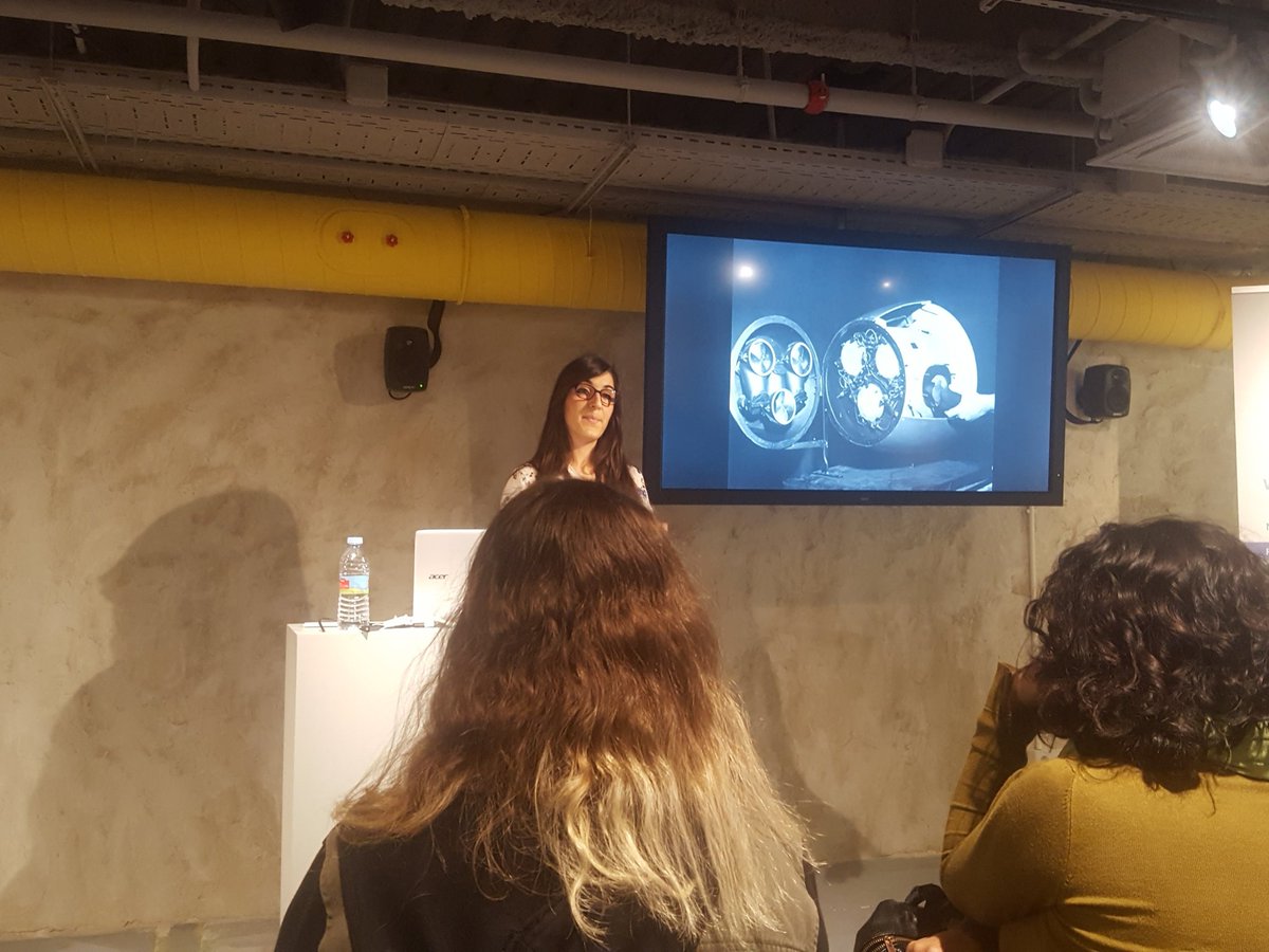 MnicadeFrancisc's tweet image. Aprendiendo de @patrypons sobre la tecnología más allá de los humanos. 
#AnimalComputerInteraction
#WTMMadrid2018