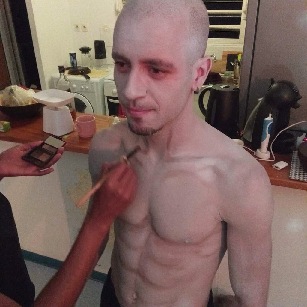 NaferlaGaming's tweet photo. #BehindTheStream 😁 je me suis donné du mal mais ça en valait la peine 🤩 encore merci à @shangrilamakeup et Djed pour le cosplay et le coup de main ! ❤️ #cosplay #kratos #godofwar #stream #tempsetup #kratoslacour #reunion #makeup #stepbystep
👉 https://t.co/74J9w6atqb https://t.co/cHWFYyWwx9
