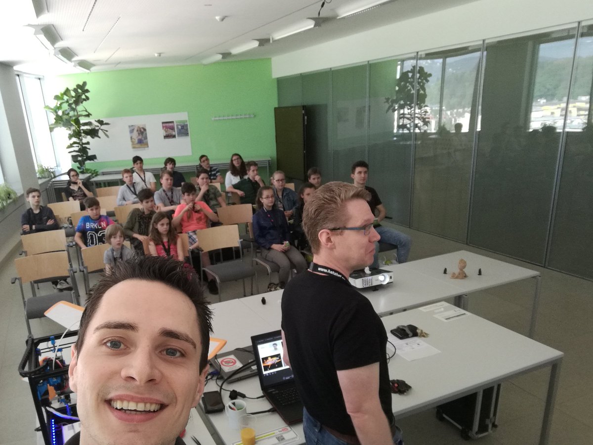 pendelinp's tweet photo. At the Junior-Bootcamp together with Hannes Peham ;) #Azure #GlobalAzureBootcamp #JuniorBootcamp #3Dprinting https://t.co/fnD9BZNXkg