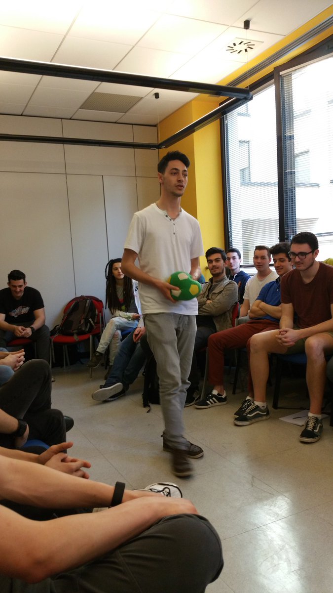 CinziaVioli's tweet photo. Naturalmente predisposto: come incantare la platea!
#troppofigo #buccedibanana #PublicSpeaking #alessandracoaching @Forma_Mentis @Imparafacile @LuigiSantapaga @UmbertoMCoach https://t.co/CDtGbL2LyI