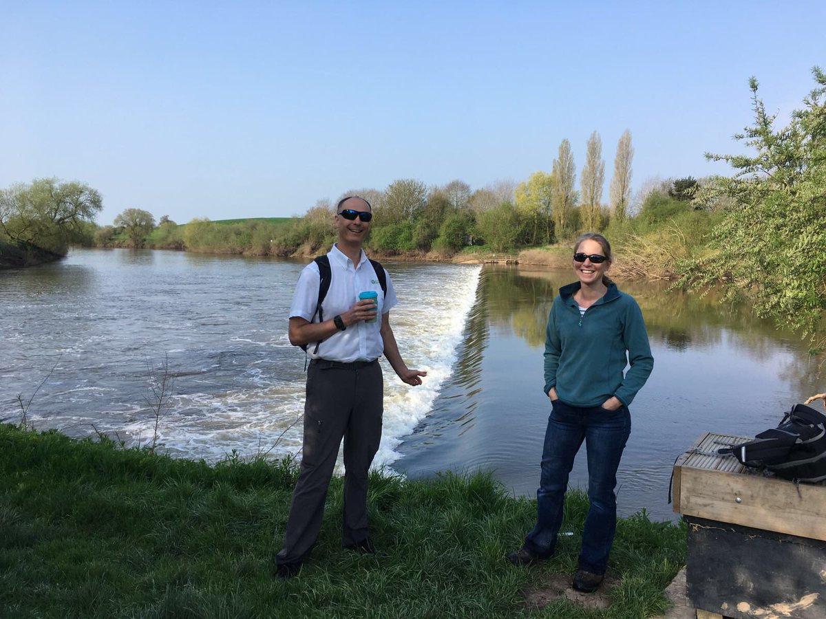 ChrisBaingerEA's tweet photo. Happy #WorldFishMigrationDay from @charlescrundwe1 & @Lozza_05556 from #Upperlode Weir #Tewkesbury UK
Pop over the Ham to see them demonstrate some of our #shad monitoring technology @fishmigration @shadsevern @BBCGlos https://t.co/vrH0qFfxO4
