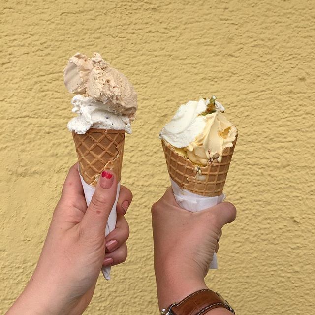 inkastour's tweet photo. ICECREAM 
Last week it was still cold and we where one of the few people having icecream 🍦 this week it's really warm... and EVERYONE is having icecream. Have an icecream today!! #icecream #icecreamlovers #kitzbühel #kitzbühleralpen #hahnenkamm #aust… https://t.co/OAXejoslRc https://t.co/f8AqWxtl63