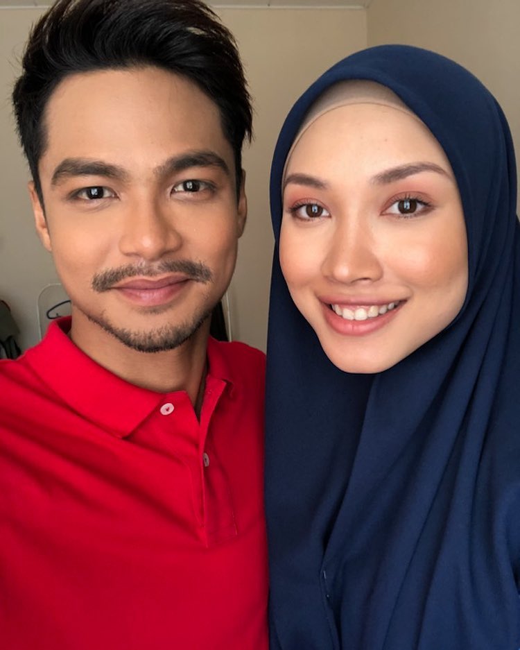 easy_ara_fans's tweet photo. still tak boleh nak move on #HazranAthea 
agak boringlah sikit hidup tanpa #TakAdaCintaSepertiMu 
#Cutest #MostSweet 💑 for now la~~ 
#sismudahmoveonwithpreviouscoupleonscreen 
@iSyafiqKyle @SkyloversFc @zahirahmac @Zahirahm_FC https://t.co/FqKSzEbYiV