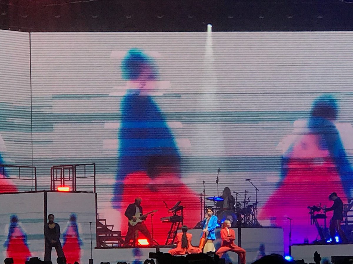 MTVMusicUK's tweet image. Our queen @DUALIPA blew us away with her performance at @Yourallypally in London last night 💘😍🙌🏼