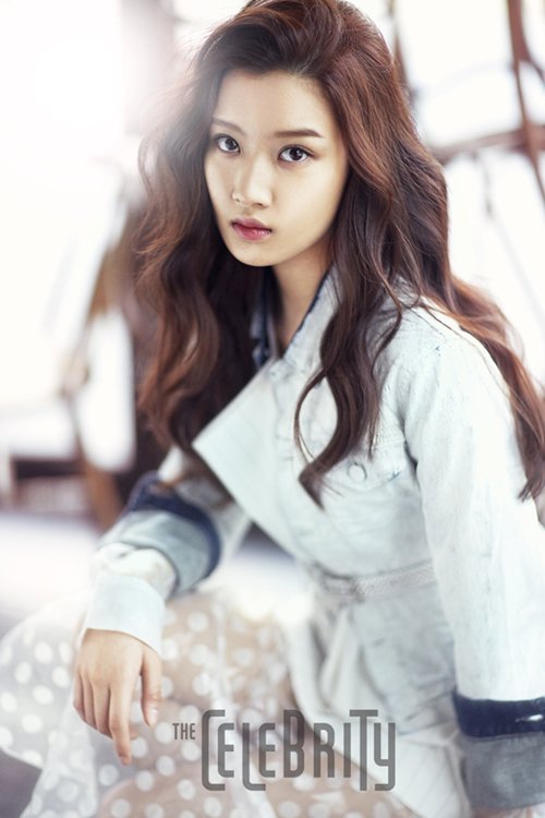 joki_affordable's tweet photo. the celebrity april 2014 edition #moongayoung #문가영 https://t.co/XH2QbDb99N