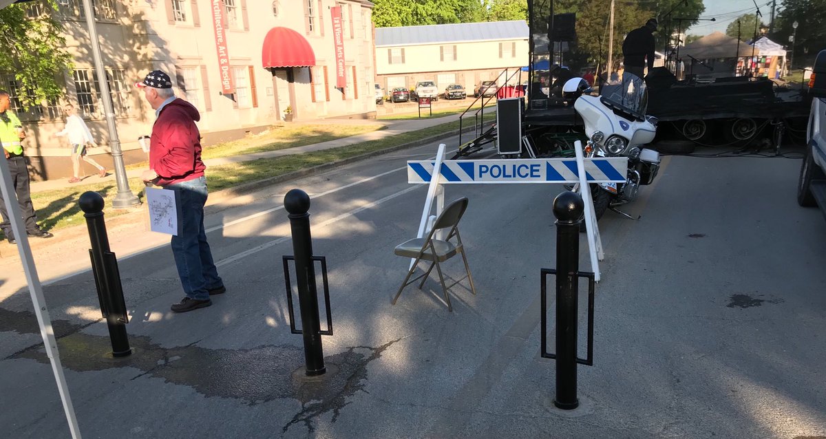 Starkville_PD's tweet photo. Today will be the first event @Starkville_City uses the University Drive bollards. #CDAF2018 #CottonDistrictArtsFestival #SBW18 https://t.co/Tnmc3jDv0r