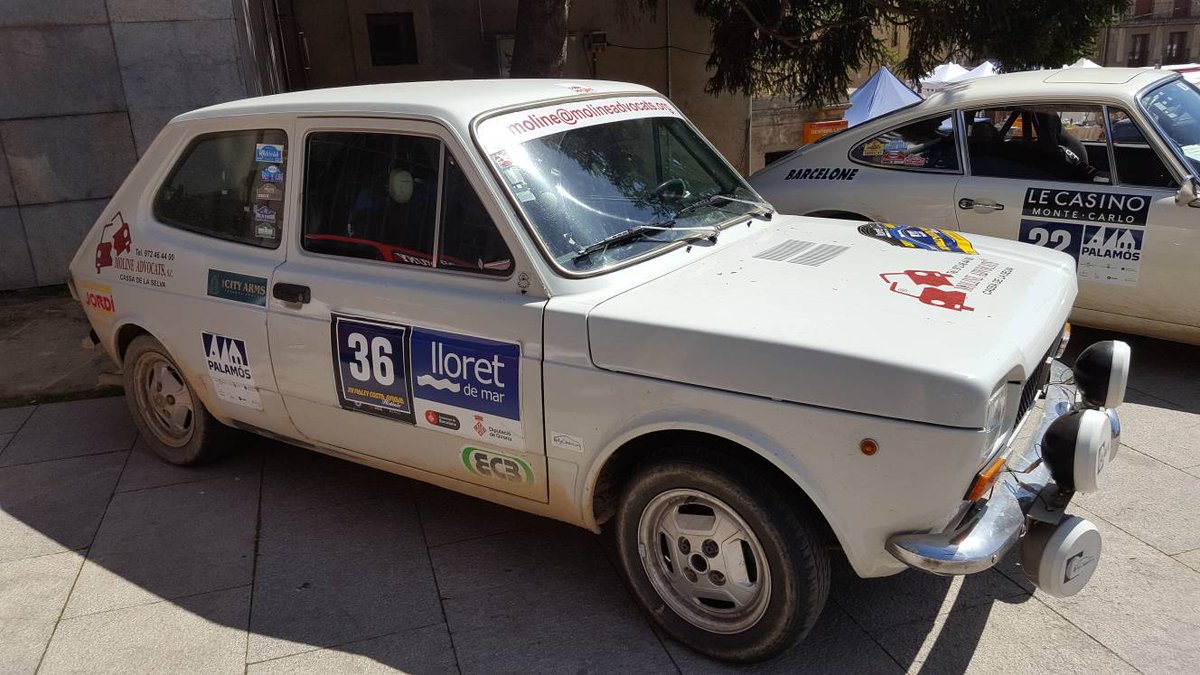 Sportif fight in #RallyCostaBravaHistoric.
After 15 regulariry stages the top 5 cars have less than 15 points between them. 

blunik.com/spa/p/news/new…