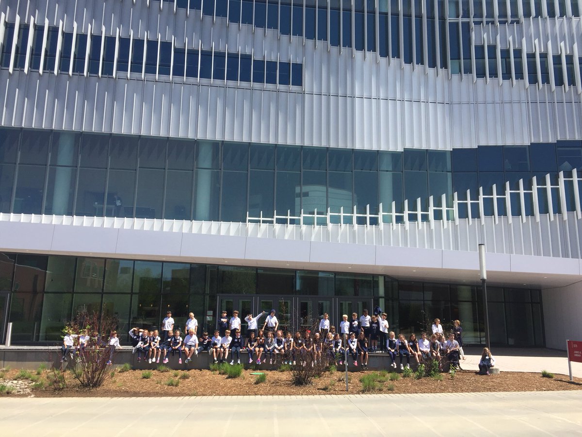 MrsGraybealSTS's tweet photo. @StTimsRaleigh 2nd graders visited the NCSU Hunt Library and the @NCStateENT Garage. They saw the bookBot and pitched entrepreneurial ideas! https://t.co/RmpZhlhEDZ