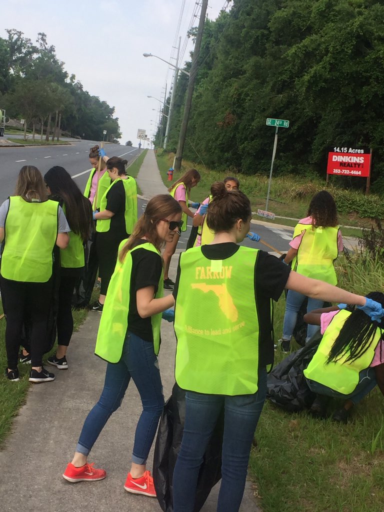 teachingAP_MrsG's tweet photo. Even in the aftermath of all that happened with our Forest Family yesterday, ATLAS girls are out and about in the community cleaning up our roads! So proud of these girls! @FHS_WildcatLife @FHSAtlas #mayorsspringcleanup #foreststrong https://t.co/hNwU90z5cM