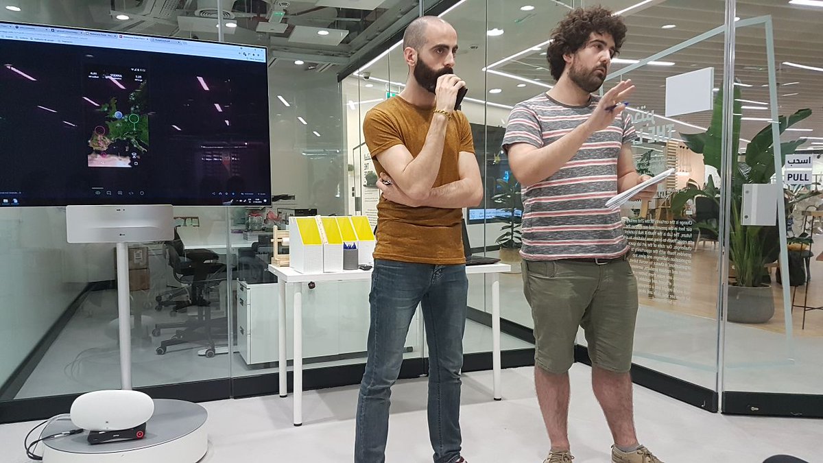 Y4PT's tweet photo. Pitch #pitch pitch! 🚌 🌱 New ideas in #future #sustainable #transport shaping up at Global #Y4PThackathon 🇦🇪 #Dubai 🚌 🌱 | #MENATransport2018 @HHShkMohd @HamdanMohammed @MudassirSheikha @careem @UITPnews @UITPMENA @MedMezghani @HappyUAE @moiduae https://t.co/5NYFgNGK64