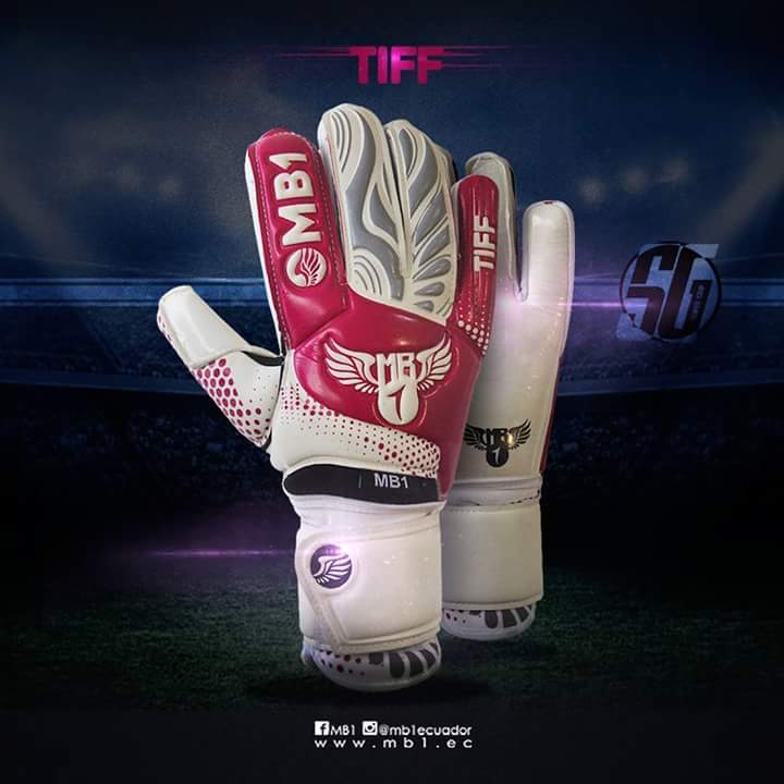MB1Ecuador's tweet photo. Te presentamos un guante hecho para nuestras y nuestros guardametas #tiff modelo 2018
Deja que tus guantes hablen por ti #SomosMB1 https://t.co/4aYGkXqKua