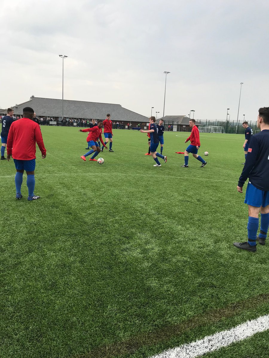 afcbhamydc's tweet photo. Pre match warm up https://t.co/v62KHIucux