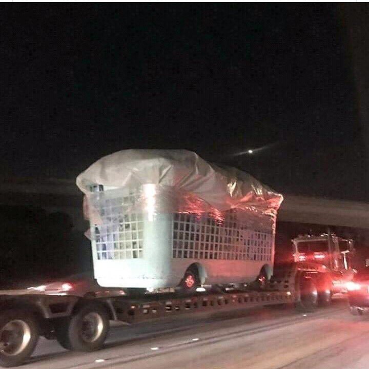 JRegid's tweet photo. Cuando te vas una semana de tu casa y vuelves con la ropa sucia: https://t.co/WIRoQ39gQI
