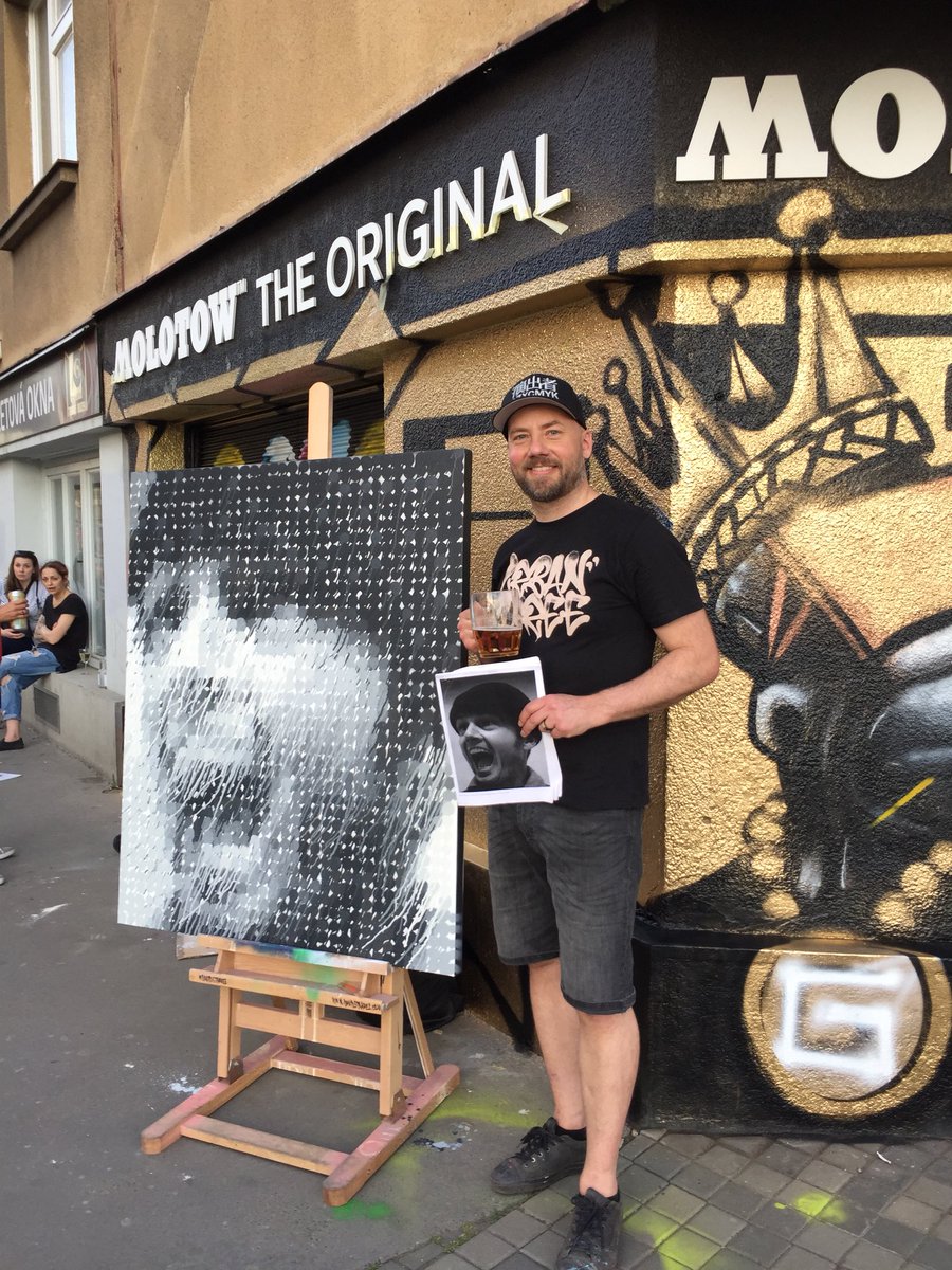 Happy anniversary @molotowpraha. I decided to create a tribute to the passing of Miloš Forman with a live drip-dot portrait of Jack Nicholson from the movie One Flew Over The Cuckoo’s Nest.