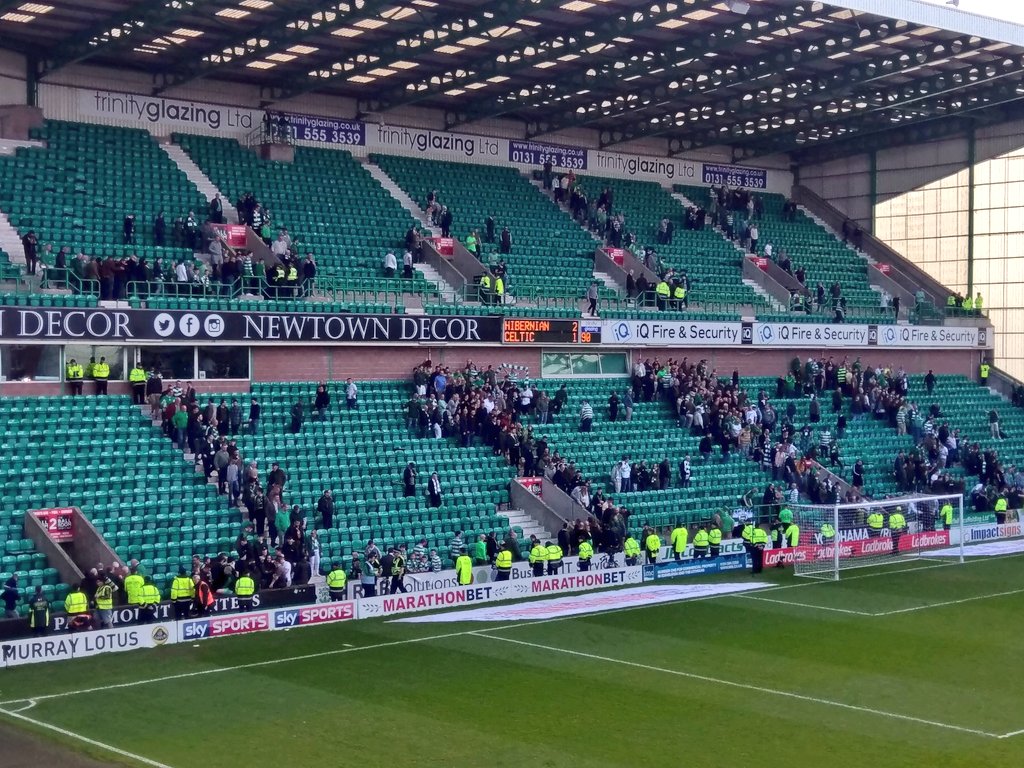 shawnwood1989's tweet photo. How's yer party going boys?? Mon the Hibee boys. Superb performance.๐ #FirstToWearTheGreen #SecondSpot https://t.co/7d8mxDczM7