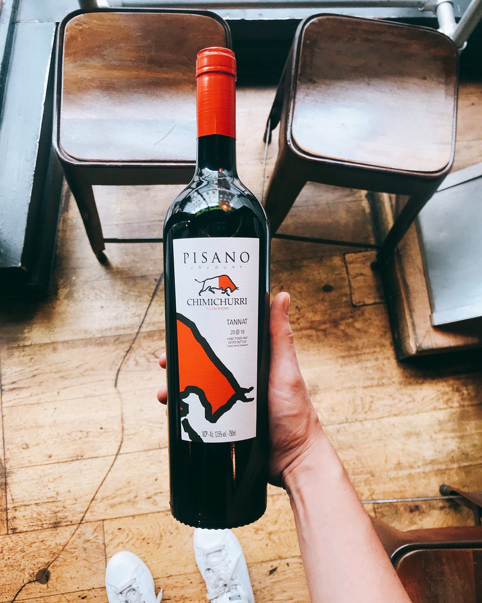 Pisano. Chimichurri.
Tannat from Uruguay.
🇺🇾 🍷
•
•