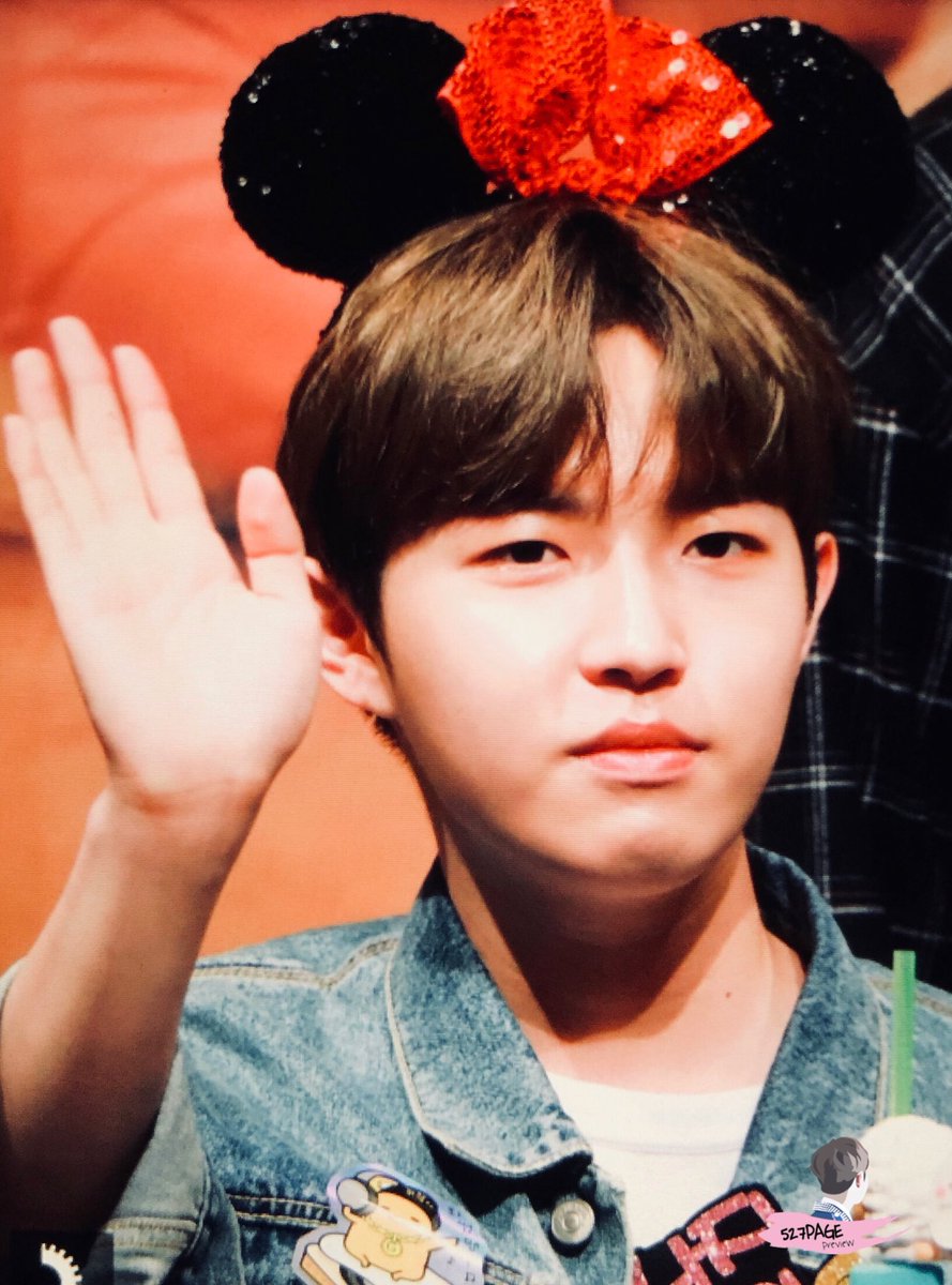 527PAGE's tweet photo. 180421 I.P.U 팬싸인회
#워너원 #김재환 #WannaOne #Jaehwan
미킹❣️ https://t.co/5jMlGN1QXt