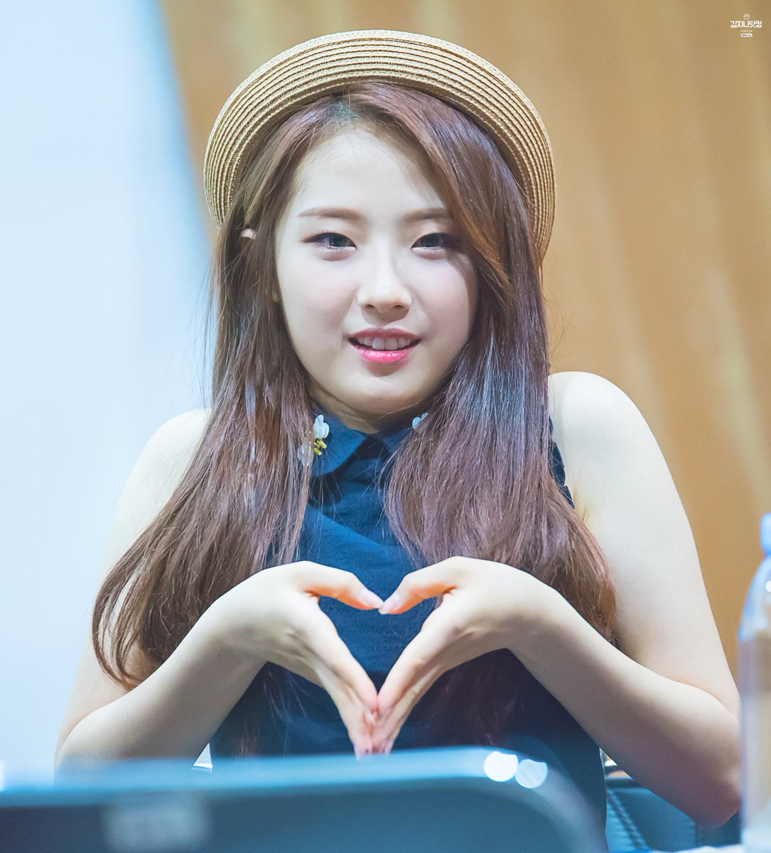 kimjini_com's tweet photo. 170423 북스리브로 
#이달의소녀 #loona #하슬 #haseul https://t.co/Vb6chvyriI