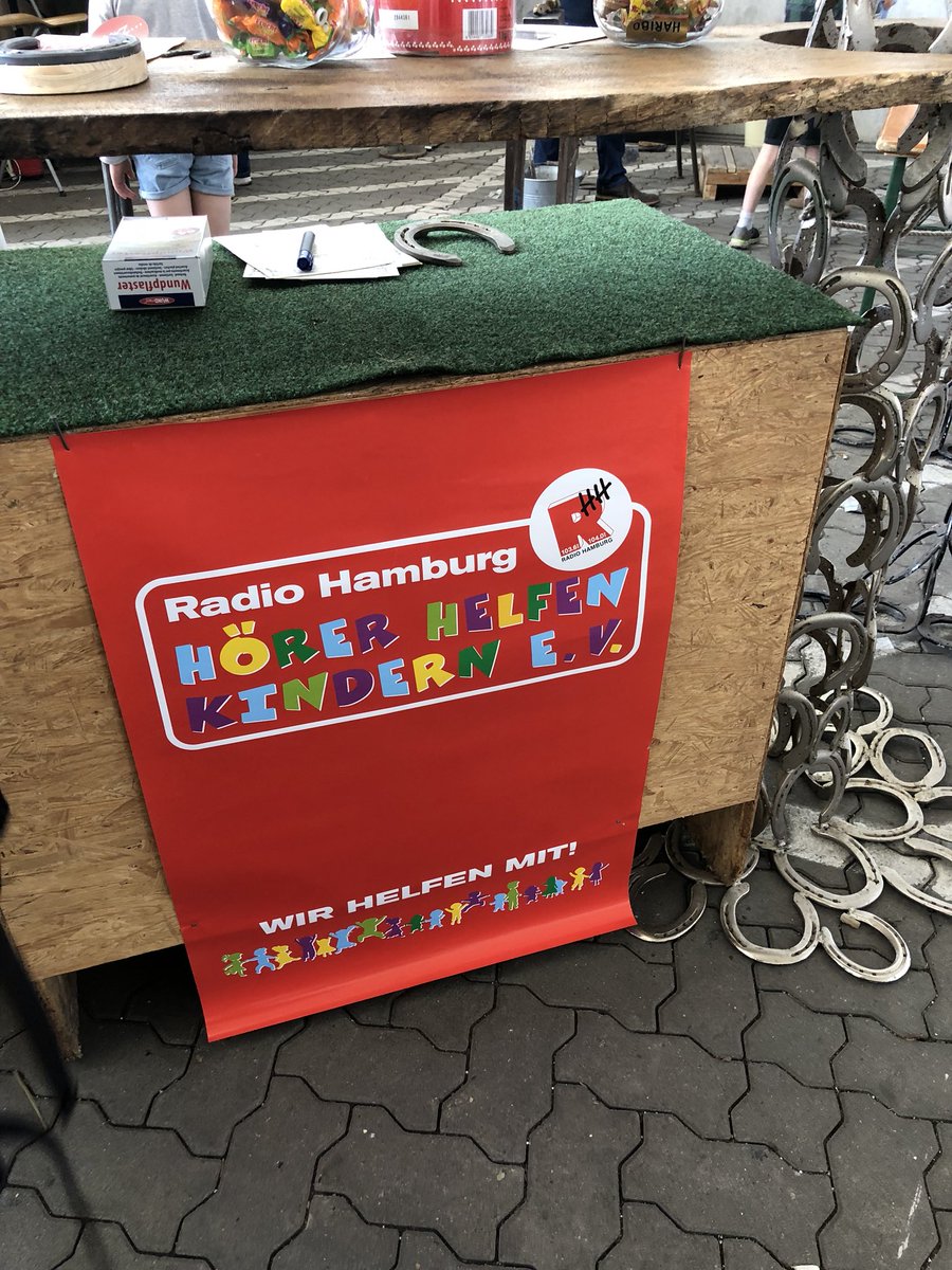 BraunaugeUS's tweet photo. Na dann machen wir das mal 💪🏻 #radiohamburg #hansepferd #Hamburg #Hufschmied https://t.co/WSIvTRHLsw